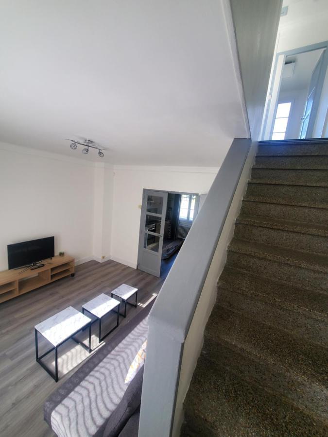 Maison Au Pied Du Chateau Шатоден Екстер'єр фото